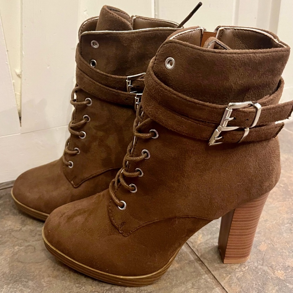 REFUND Women’s Size 9 high Heeled Boots Lace Up With Buckles faux Suede.